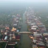 Foto udara kawasan permukiman di Muara Sungai Batanghari, Kuala Jambi, Tanjungjabung Timur, Jambi, Kamis (17/1