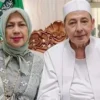 Habib Luthfi bin Ali Yahya, didampingi istri tercinta Syarifah Salma.