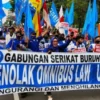 Momentum peringatan hari buruh yang jatuh pada hari Rabu tanggal 1 Mei 2024, menjadi tradisi bagi kelompok bur