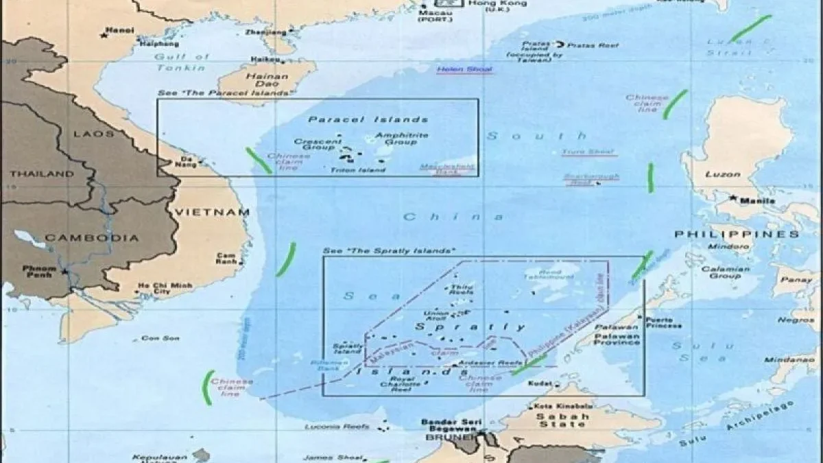 \"Sembilan Garis Putus-putus\" (berwarna hijau) yang menandakan klaim Republik Rakyat China di Laut China Selata