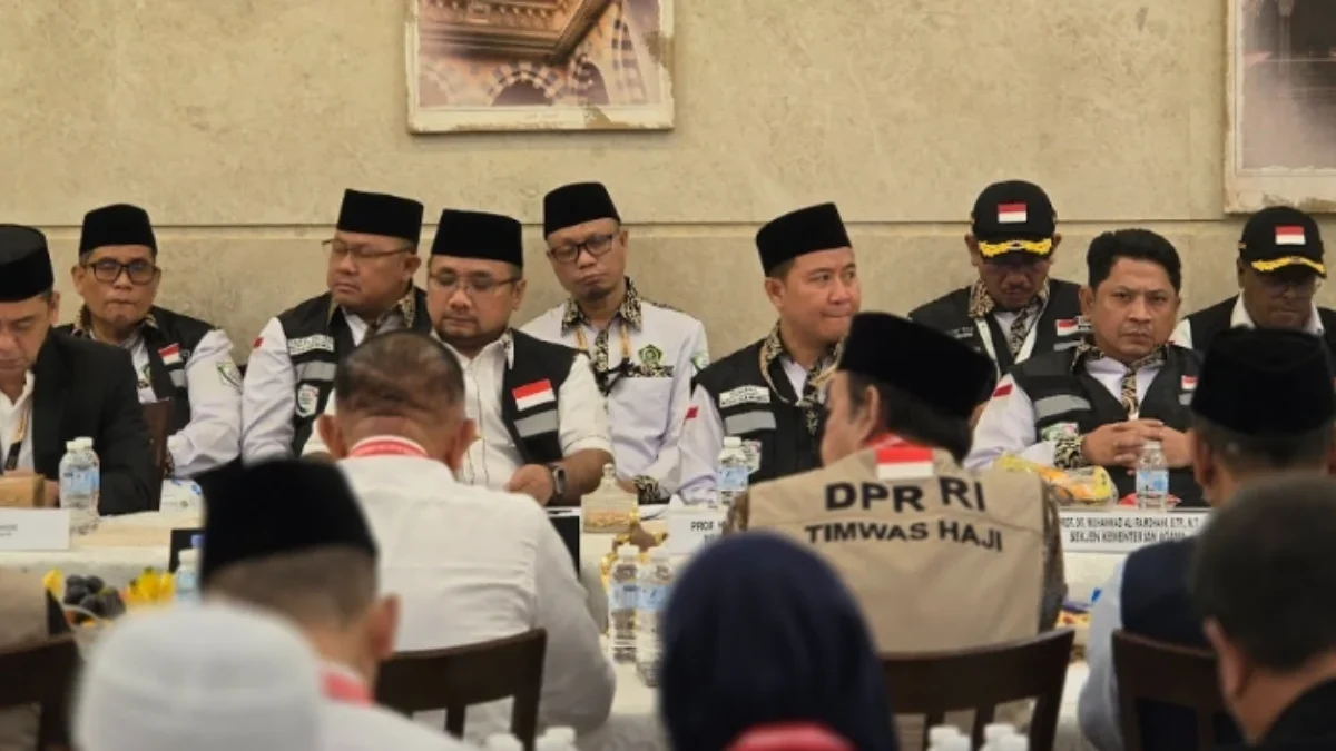 Rapat Menteri Agama (Menag) Yaqut Cholil Qoumas dengan Timwas Haji DPR, di Jarwal, Makkah, Rabu (12/6/2024). (