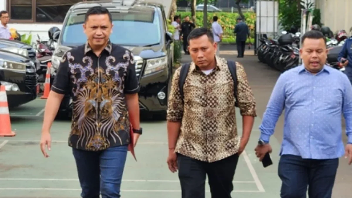 Seorang staf Sekretaris Jenderal PDIP Hasto Kristiyanto, yang bernama Kusnadi mengaku mengalami perlakuan tida