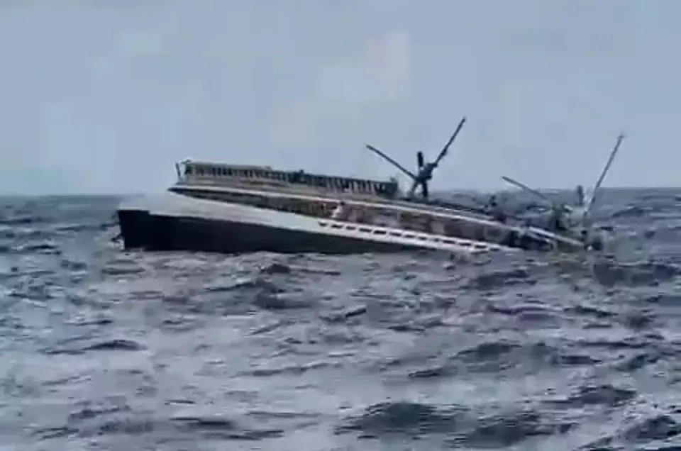 Kapal pinisi Budi Utama tenggelam di perairan Pulau Padar, Labuan Bajo, Kabupaten Manggarai Barat, Nusa Tengga