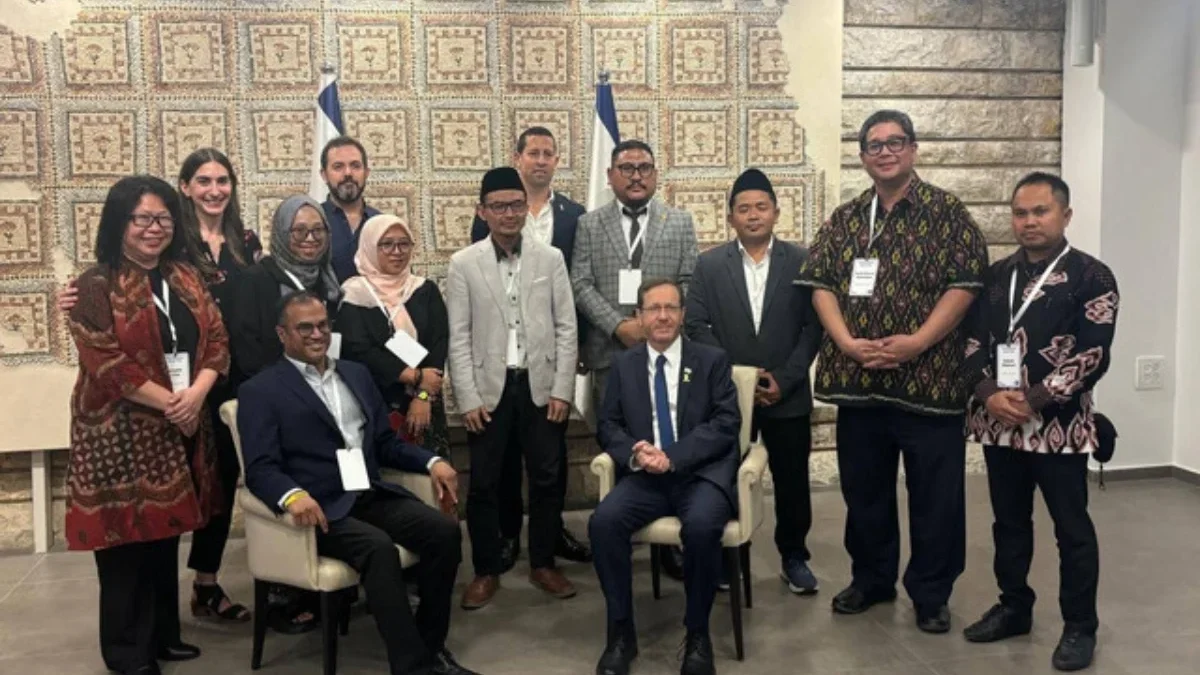 Lima aktivis NU bertemu dengan Presiden Israel Isaac Herzog. Foto: Instagram/Zenmaarif