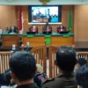 Suasana sidang perdana Peninjauan Kembali kasus pembunuhan Vina yang diajukan mantan terpidana, Saka Tatal, di