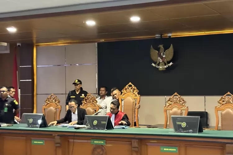 Hakim tunggal Eman Sulaeman saat mengabulkan permohonan gugatan sidang praperadilan oleh tim kuasa hukum Pegi