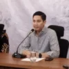 Anggota Tim Gugus Tugas Sinkronisasi Prabowo-Gibran, Budisatrio Djiwandono di Media Center Prabowo-Gibran, Jak