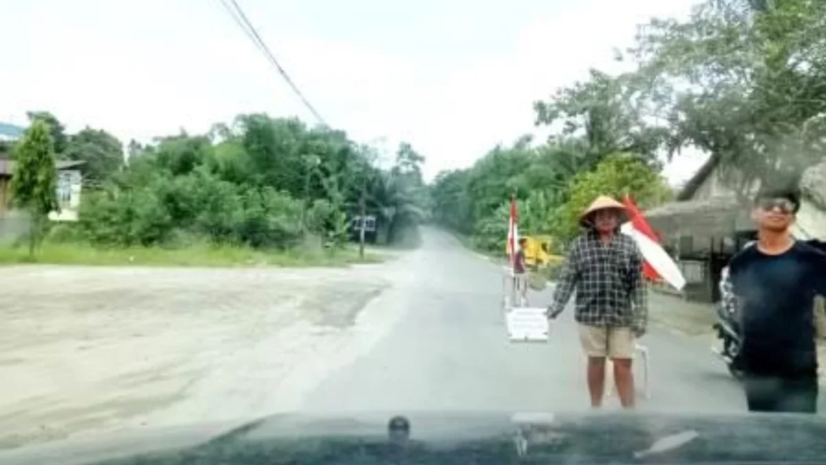 Permintaan sumbangan dalam rangka peringatan Hari Jadi Kemerdekaan kerap dikeluhkan warga karena mengganggu ar