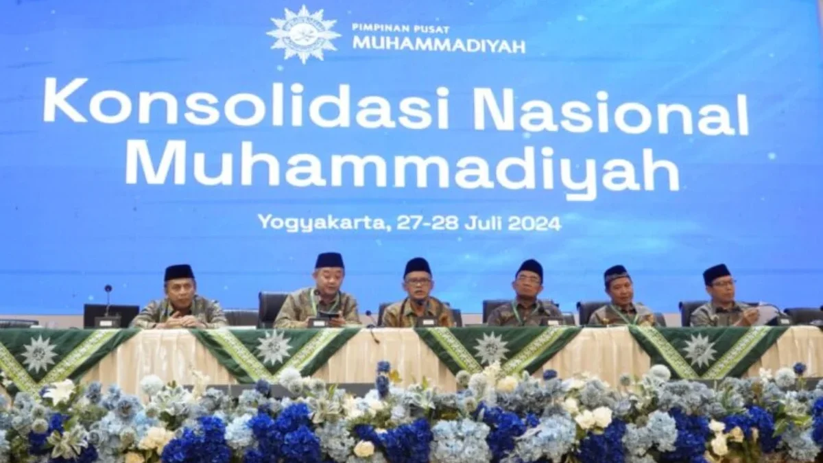 Ketum PP Muhammadiyah Haedar Nashir (tengah), Sekum PP Muhammadiyah Abdul Mu‘ti (Dok. Muhammadiyah)