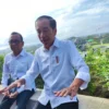 Presiden Joko Widodo saat memberikan keterangan pers di Kantor Presiden IKN Kawasan Inti Pusat Pemerintahan Ka