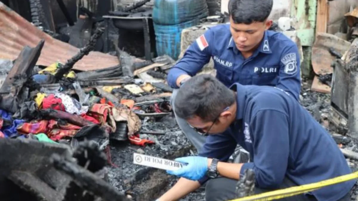 Sempurna Pasaribu (47), wartawan yang tewas bersama tiga anggota keluarganya dalam kebakaran di Jalan Nabung S