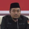 Ketua KPU RI Mochammad Afifuddin saat rapat pleno di Gedung KPU RI, Jakarta, Minggu (28/7/2024)-Foto : Antara