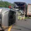 Kecelakaan beruntun di Tol Cipularang. (Foto: dok. Istimewa)