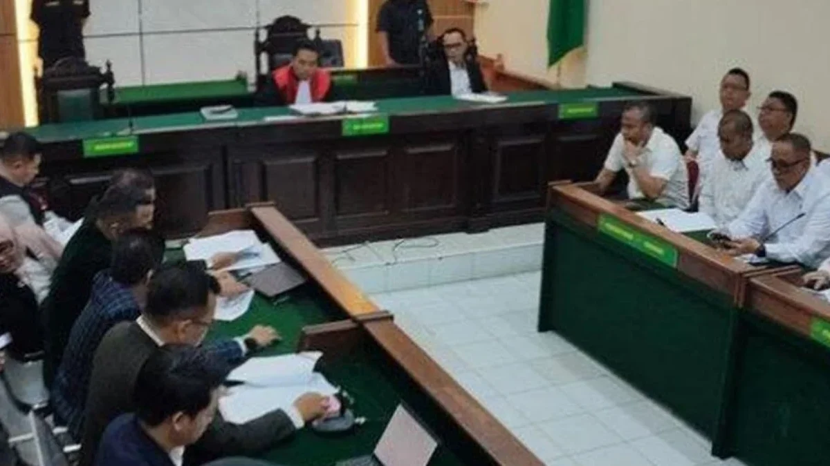 Suasana sidang praperadilan pembunuhan Vina-Eky Cirebon dengan tersangka Pegi Setiawan di PN Bandung, (2/7).