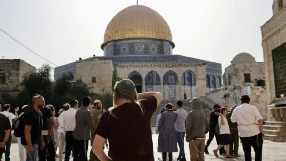 Warga Yahudi di Kompleks Masjid Al Aqsa.