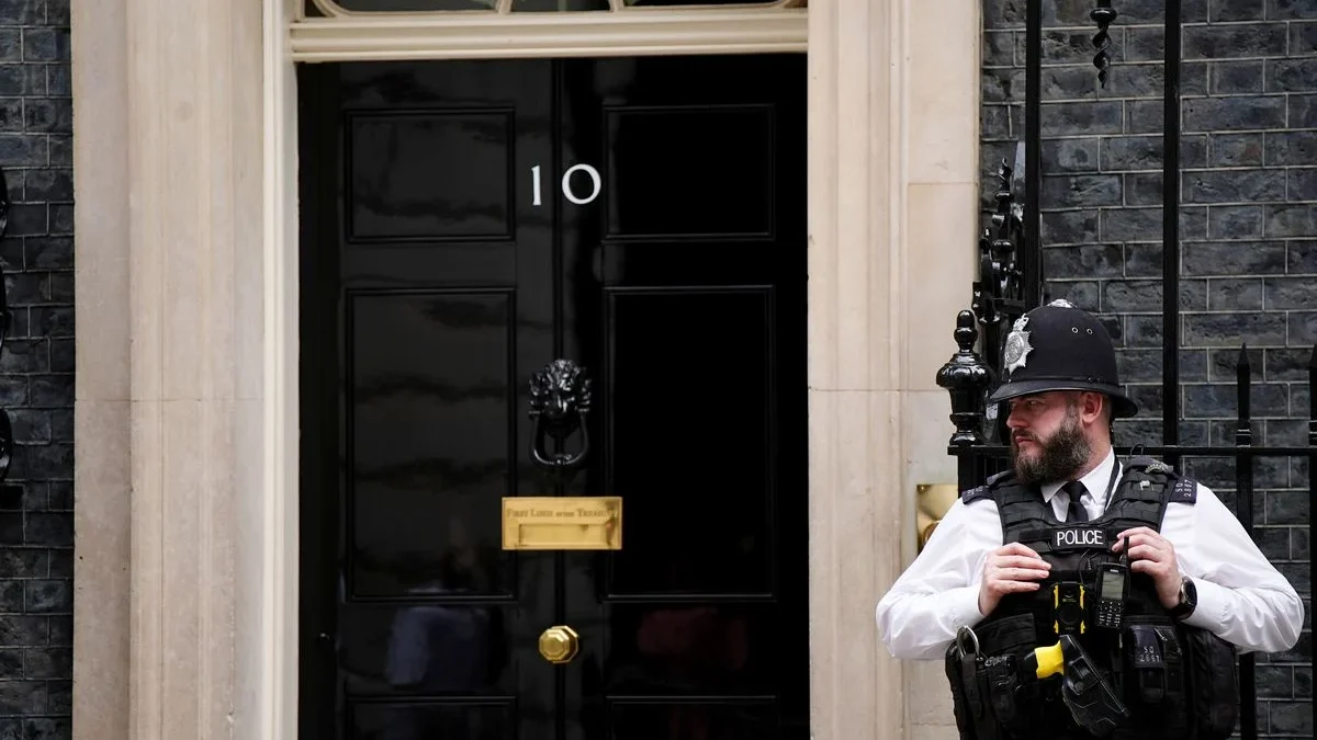 Para menteri dan perwakilan polisi bertemu di 10 Downing Street (Gambar: PA)