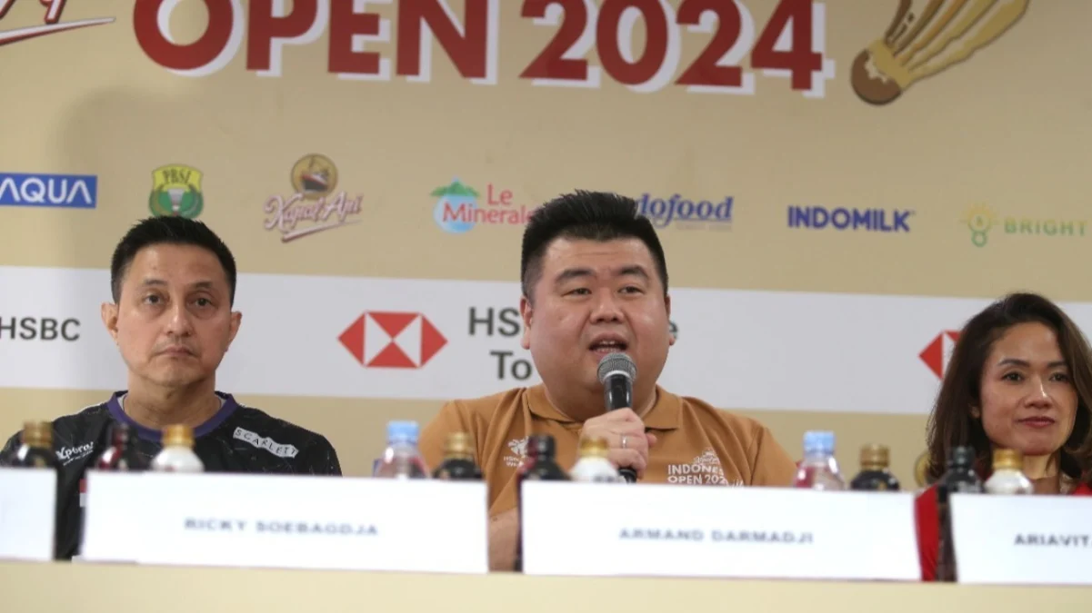 Armand Darmadji (tengah), Manajer Tim Bulutangkis Indonesia untuk Olimpiade Paris 2024.