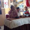 Ketua Forum Kewaspadaan Dini Masyarakat (FKDM) Kota Salatiga, Darmaji Surasto (kanan), Sekertaris FKDM A\'an Tr