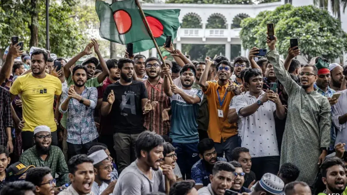 : Protes menolak mereda di Bangladesh. Ketua Mahkamah Agung, yang dianggap loyalis mantan perdana menteri Shei