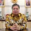 Airlangga Hartarto mengumumkan pengunduran dirinya sebagai Partai Golkar, Minggu (11/8/2024). (Foto: tangkapan