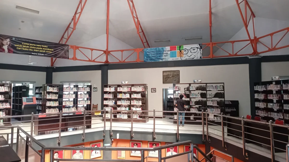 Suasana Ruang Perpustakaan Kota Salatiga di Dinas Perpustakaan dan Kearsipan Kota Salatiga, Jalan Adisucipto N