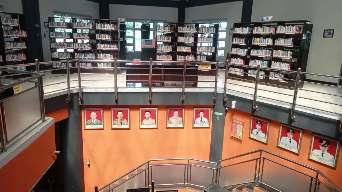 Suasana Ruang Perpustakaan Kota Salatiga di Dinas Perpustakaan dan Kearsipan Kota Salatiga, Jalan Adisucipto N