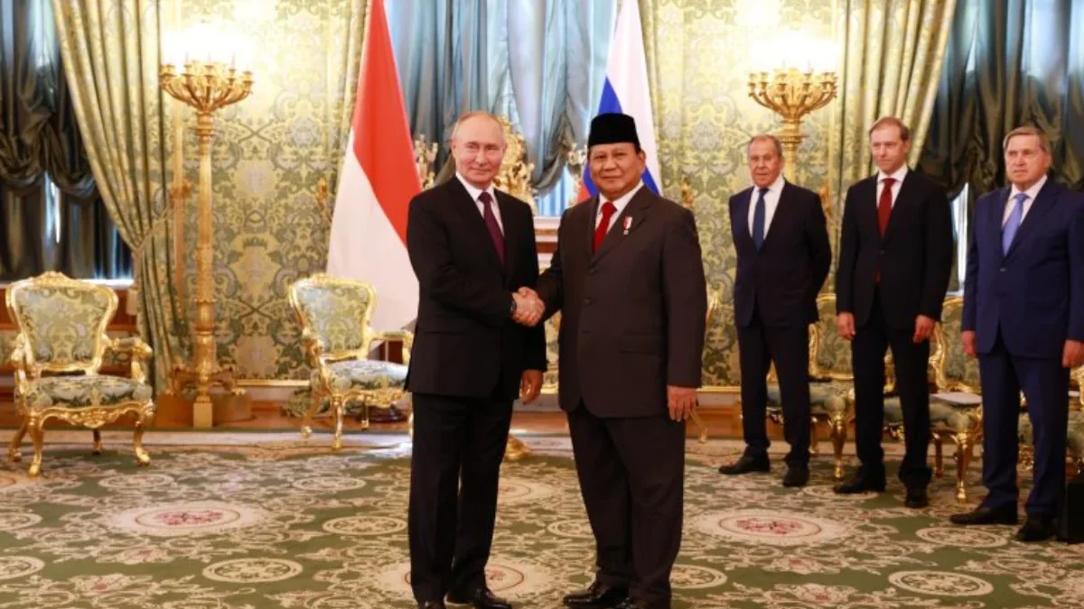 Menteri Pertahanan Republik Indonesia (Menhan RI) Prabowo Subianto tiba di Istana Kremlin, Moskow, Rusia, pada