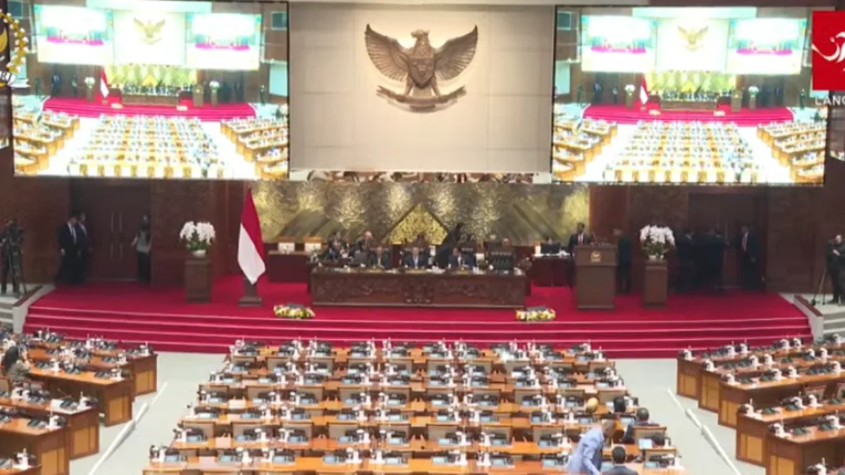 Suasana Rapat Paripurna DPR RI Ke-3 Masa Persidangan I Tahun Sidang 2024 – 2025, dengan agenda: Pembicaraan Ti