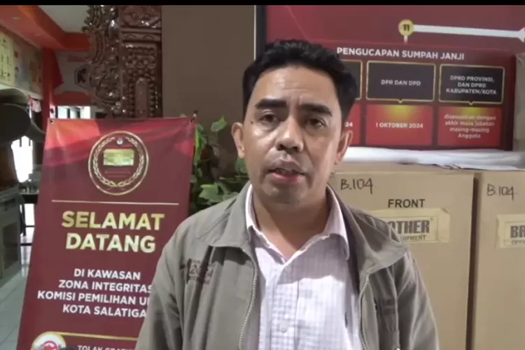 Ketua KPU Kota Salatiga Yesaya Tiluata