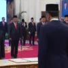 Bahlil Lahadalia dilantik sebagai Menteri ESDM di Istana Negara Jakarta, Senin (19/8/2024). (Tangkapan layar Y