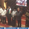 Dubes Palestina dan Imam Besar Masjid Istiqlal berfoto setelah melaksanakan sholat ghaib untuk Ismail Haniyeh.