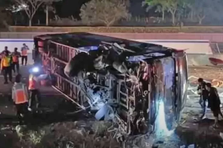 Kecelakaan maut kembali terjadi di ruas Tol Cipali, Jawa Barat, Minggu (18/8) dini hari (KM 89). Foto/Istimewa