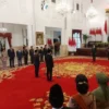 Presiden Jokowi melantik Irjen Pol. Eddy Hartono sebagai Kepala Badan Nasional Penanggulangan Terorisme (BNPT)