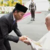 Presiden Joko Widodo bersama Pemimpin Gereja Katolik Dunia Paus Fransiskus di Istana Negara Jakarta, Rabu (4/9