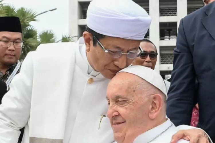 Paus Fransiskus bertemu KH Nasaruddin Umar di Masjid Istiqlal Jakarta. (IG Vatican News) (IG Vatican News)