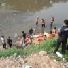 7 Mayat Pria ditemukan di Kali Bekasi tepatnya di Belakang Komplek PGP Jatirasa, Jatiasih, Kota Bekasi, Minggu