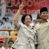 Megawati Soekarnoputri dan Prabowo Subianto saat kampanye akbar Pilpres 2009 di Gelora Bung Karno, Jakarta. (F