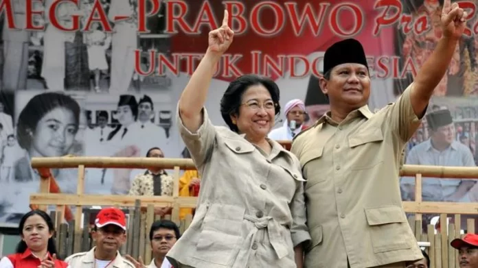 Megawati Soekarnoputri dan Prabowo Subianto saat kampanye akbar Pilpres 2009 di Gelora Bung Karno, Jakarta. (F