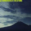 Gunung Semeru erupsi pada Selasa (10/9/2024) pukul 21.09 WIB.