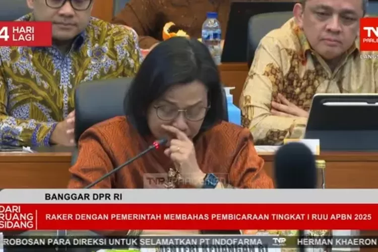 Menteri Keuangan Sri Mulyani menangis saat rapat dengan Banggar DPR RI, Selasa, 17 September 2024.(Dok. TV Par