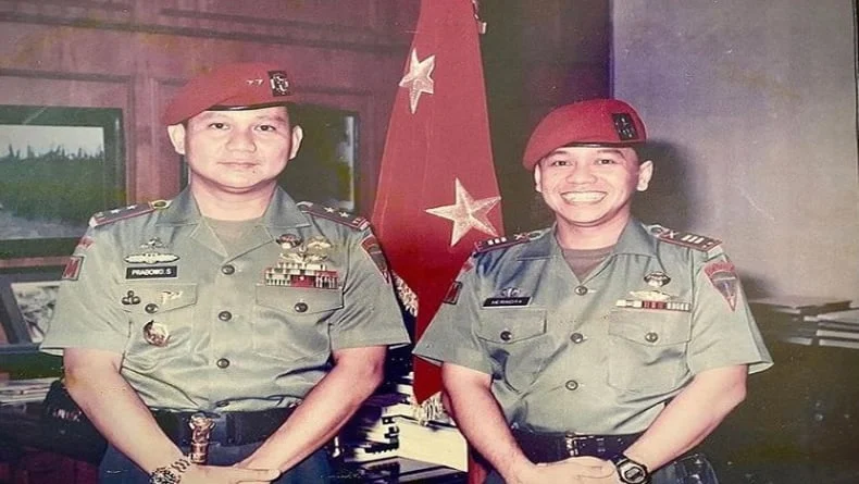 Prabowo Subianto bersama Muhammad Herindra saat masih bertugas di Kopassus (Foto: Ist)