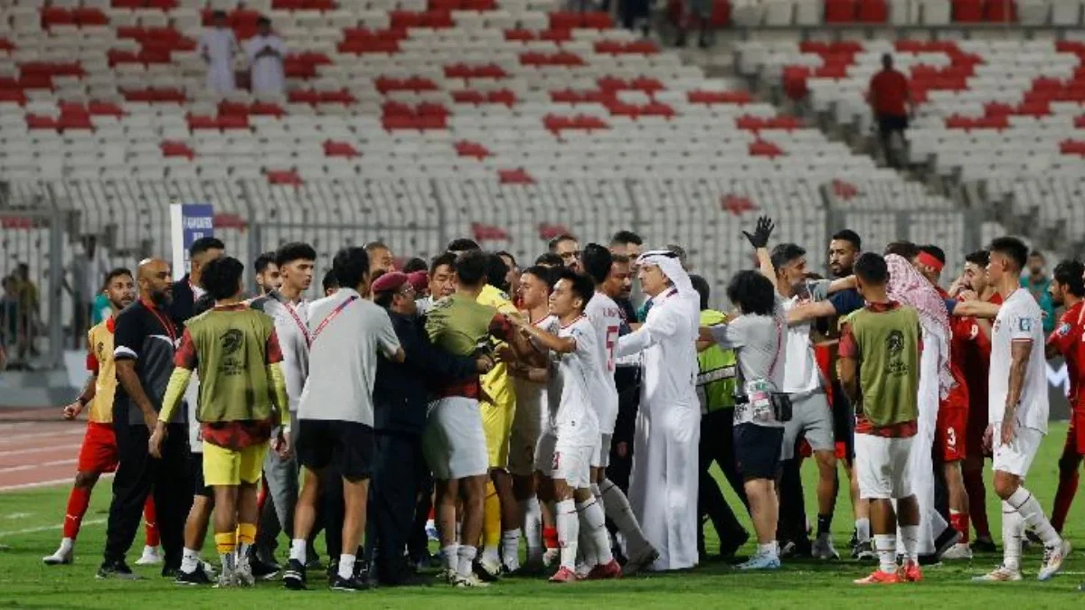 Pemain timnas Indonesia dan Bahrain terlibat perselisihan seusai pertandingan putaran ketiga kualifikasi Piala