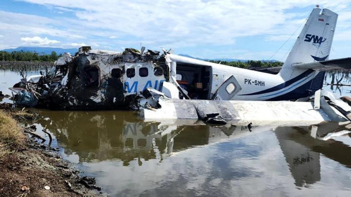 Kondisi pesawat SAM Air yang jatuh di tambak warga yang berada di sekitar Bandara Panua di Kabupaten Pohuwato,