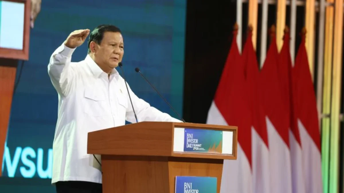 Menteri Pertahanan RI Prabowo Subianto memberikan pandangan pada acara BNI Investor Daily Summit 2024, di Jaka