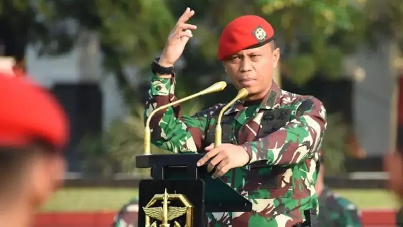 Presiden Prabowo Subianto kini memiliki ajudan baru setelah resmi dilantik menjadi presiden, yakni Kolonel Inf