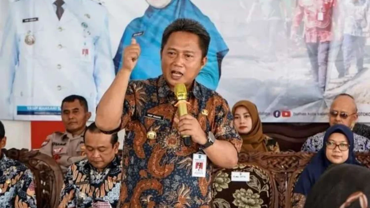 Pj. Wali Kota Salatiga Yasip Khasani memberikan sambutan saat kegiatan Sambang Warga di Kelurahan Kecandran, S