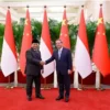 Presiden Prabowo Subianto bertemu dengan Perdana Menteri (PM) China Li Qiang di Great Hall of The People, Xich