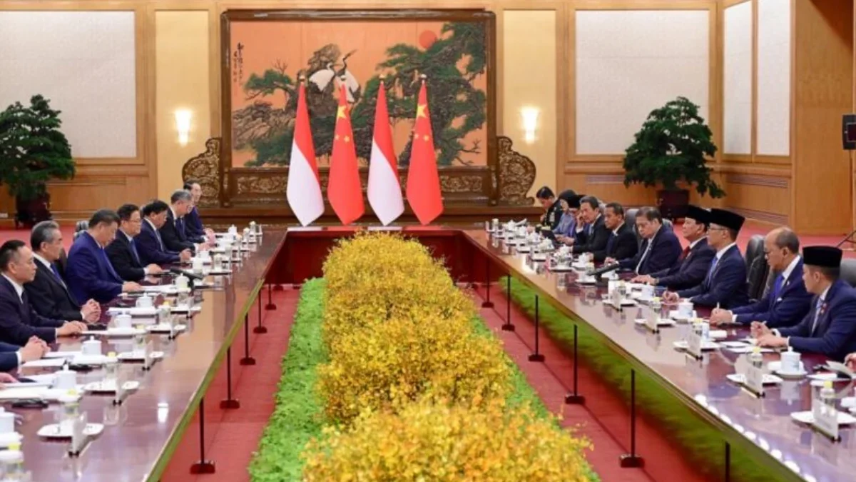 Presiden Republik Indonesia, Prabowo Subianto, melakukan pertemuan bilateral dengan Presiden Republik Rakyat T