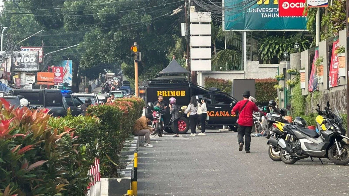 Tim Gegana Polda Jabar Lakukan Pengecekan di seluruh area kampus Unpar (Foto Istimewa).