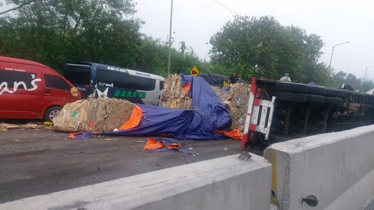 Tabrakan Beruntun di Tol Cipularang (Jasamarga)